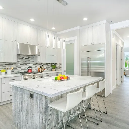 Comment intégrer une lampe en carton dans sa décoration murale