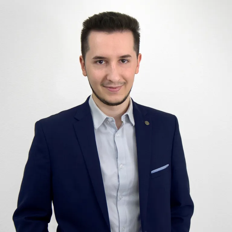 Le sticker mural, une décoration de Noël durable et personnalisée – Entretien avec Aymeric Wilke, fondateur de Magic Stickers