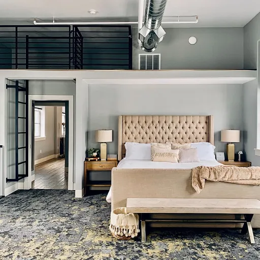 Élégance lumineuse : comment la lampe opaline sublime vos murs et vos espaces